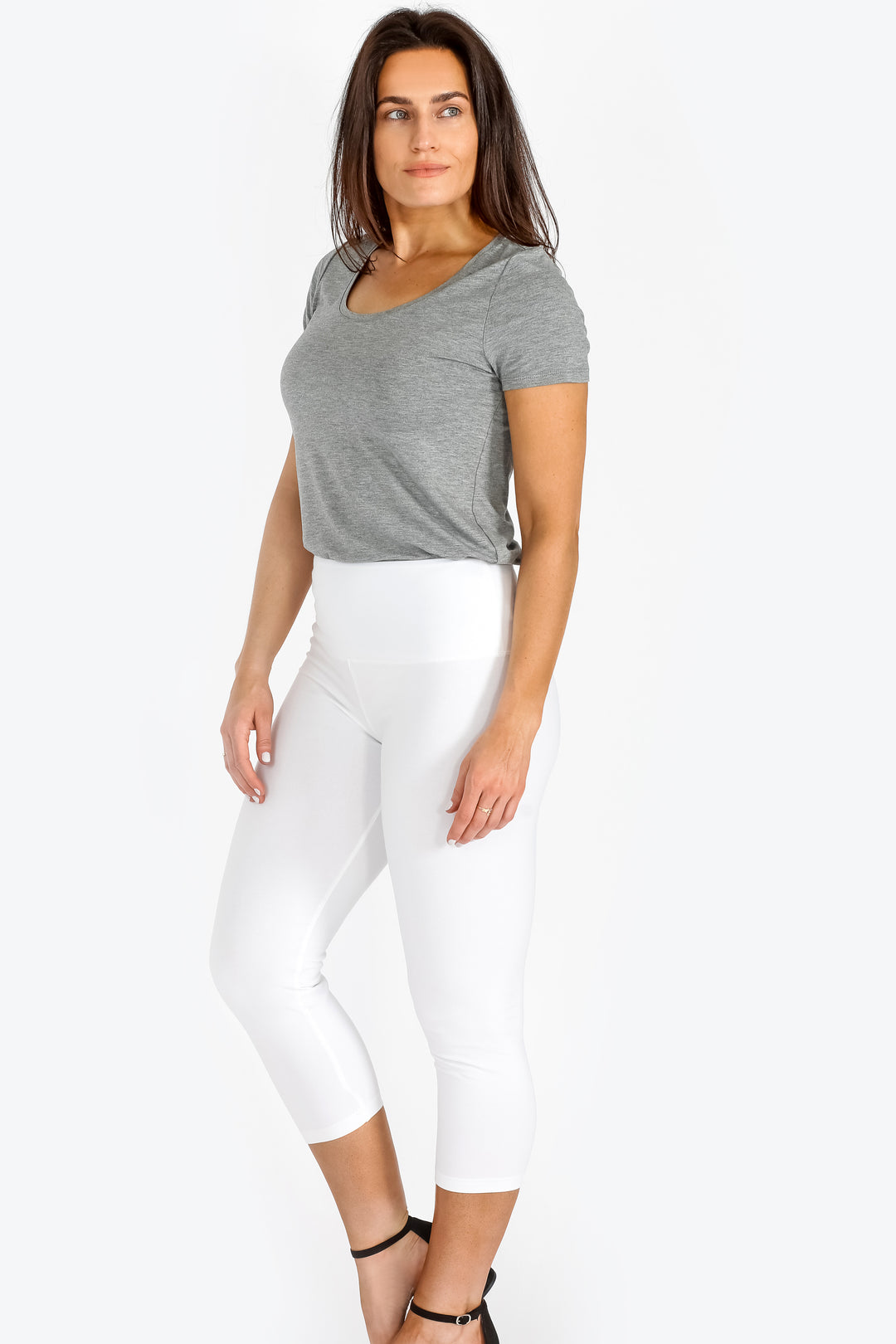 Intro Love The Fit women's Capri Leggings Size S White pull on Stretch NWT M